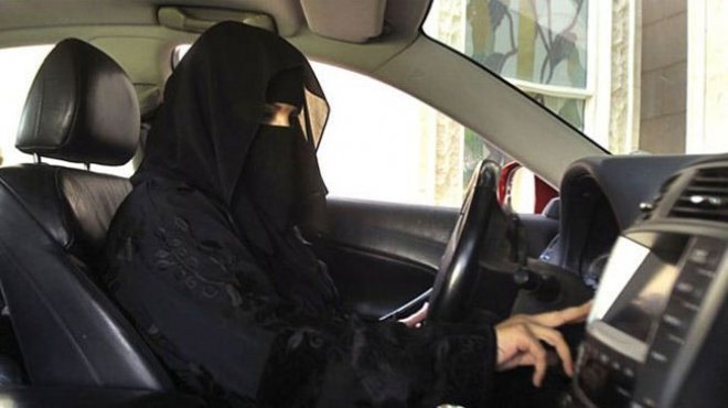 سعوديتان تحاكمان أمام «محكمة الإرهاب» بتهمة قيادة سيارة