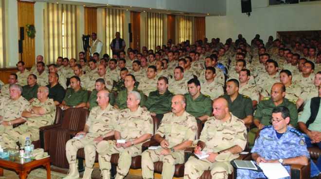وزير الدفاع لمصابي حادث العريش: مصرون على مواصلة جهود حماية الوطن