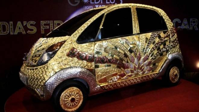 بالصور| أرخص سيارة في العالم مطلية بـ80 كيلوجرام من الذهب 