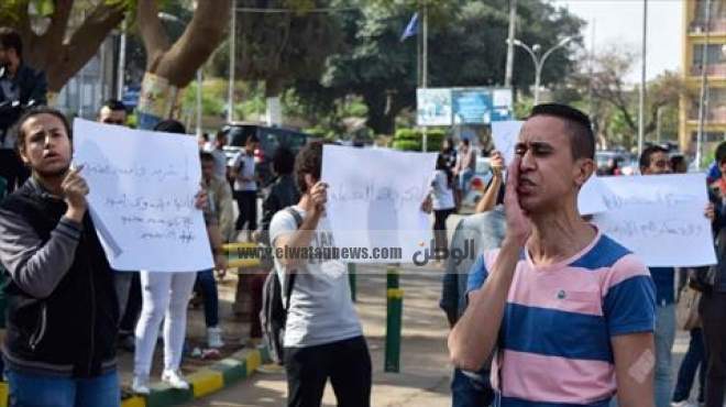 اليوم.. طلاب عين شمس يتظاهرون احتجاجا على براءة مبارك