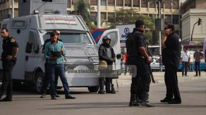 حاجز بشري بجامعة القاهرة لمنع دخول طلاب الإخوان مبنى القبة