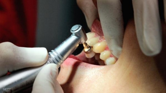طبيب أسنان بريطاني يتسبب في إصابة 22 ألف مريض بالإيدز