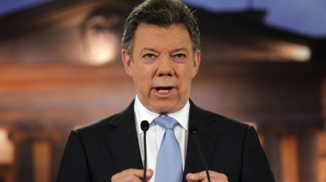الرئيس الكولومبي يعلق الغارات الجوية على معسكرات 