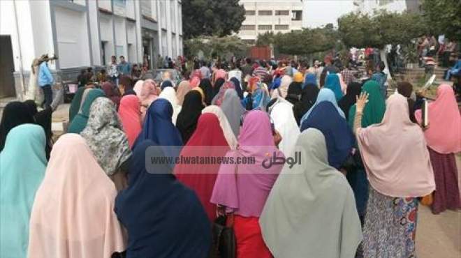 القبض على استاذ جامعي بدمياط لتوزيعه منشورات لتظاهرات 28 نوفمبر