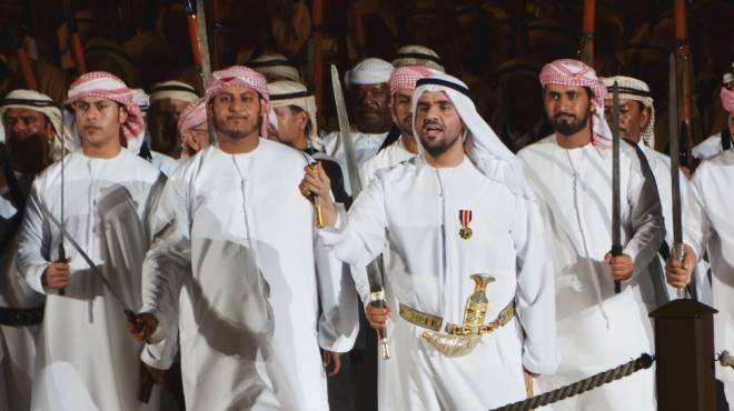 حسين الجسمي يفتتح مهرجان الشيخ زايد للتراث بأغاني وطنية