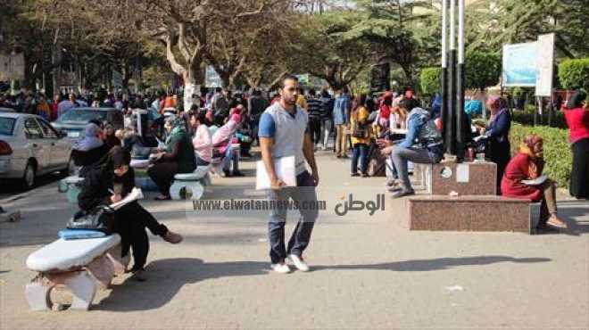 طالبات الإخوان بـ«الأزهر» يقطعن شارع مصطفى النحاس