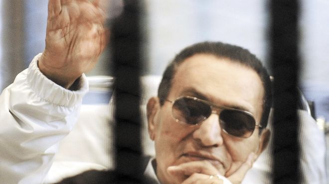 مصدر قضائي: خصم فترة الحبس الاحتياطي لمبارك ونجليه من حكم 