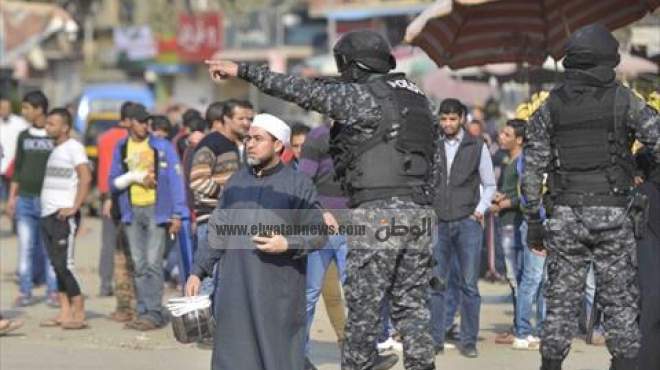 صفحات الإخوان: تظاهر العشرات من أنصار مرسي اعتراضا على براءة مبارك