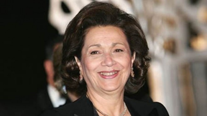 سوزان مبارك تظهر في جناح 
