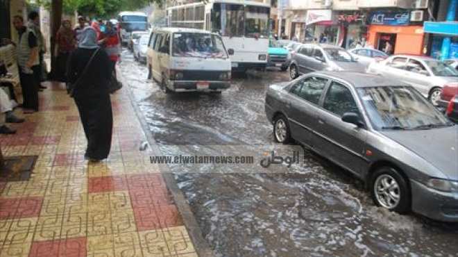 عاصفة رعدية ورياح شديدة البرودة وأمطار غزيرة تضرب الإسكندرية