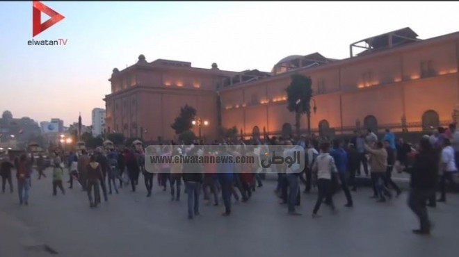 عاجل| الشرطة تطارد متظاهرين يهتفون ضد 