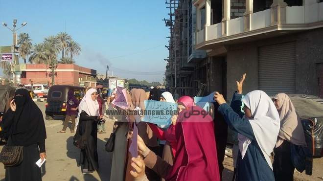 اعتصام رمزي لطالبات 