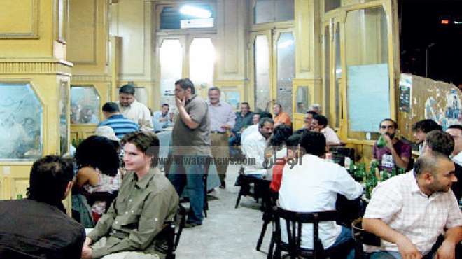 مقاهى «التحرير» ترفع شعار «ممنوع التجمع»