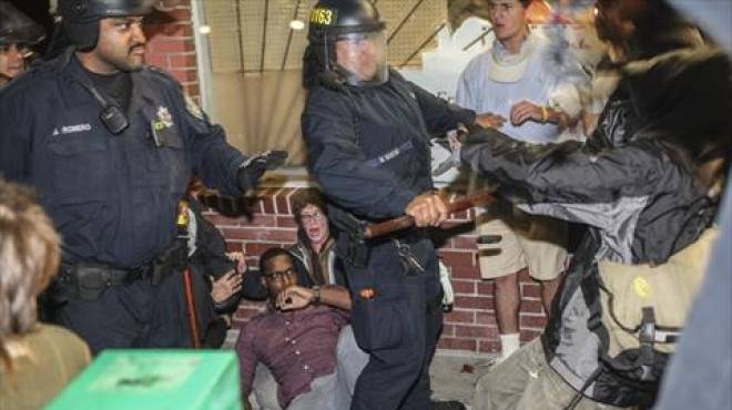 مظاهرات الأمريكان ضد «عنصرية الشرطة» تدخل مرحلة قطع الطرق والاعتقالات