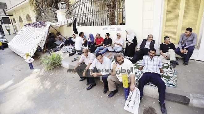 المعلمون يواصلون اعتصامهم أمام مجلس الوزراء في انتظار وعد مستشار قنديل