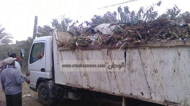 حملة للتطوير وإزالة القمامة بمركز برج العرب بالإسكندرية