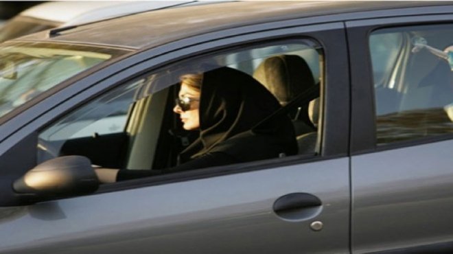 السعودية تلقي القبض على مصرية بتهمة قيادة سيارة