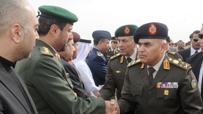 عاجل| وزير الدفاع يتقدم الجنازة العسكرية لشهداء الطائرة الحربية