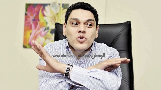  معتز عبدالفتاح: البيئة المصرية ليست جاهزة لدستور دائم.. و