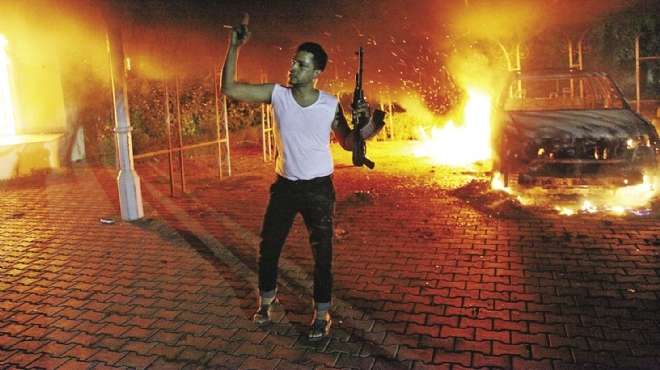 مقتل السفير الأمريكى فى ليبيا بعد حرق القنصلية واستهدافها بـ«آر بى جى» 