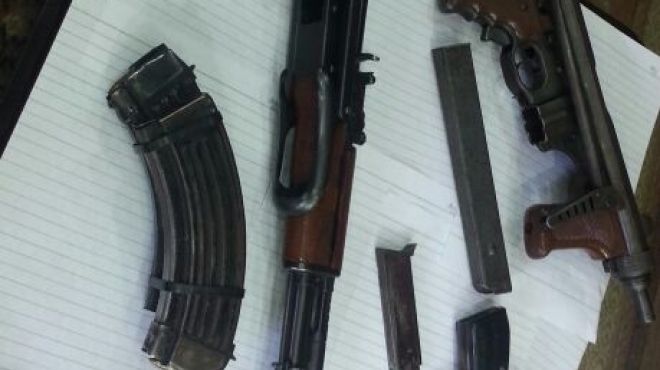 ضبط بندقية آلية وفردين روسي في حملة أمنية بسوهاج 