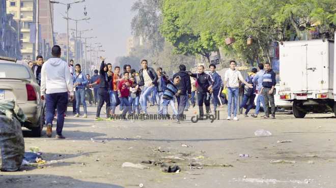 اشتباكات بين الأمن والمتظاهرين في ميدان المطرية 