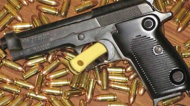 عصابة تسرق تحت تهديد «مسدس لعبة»