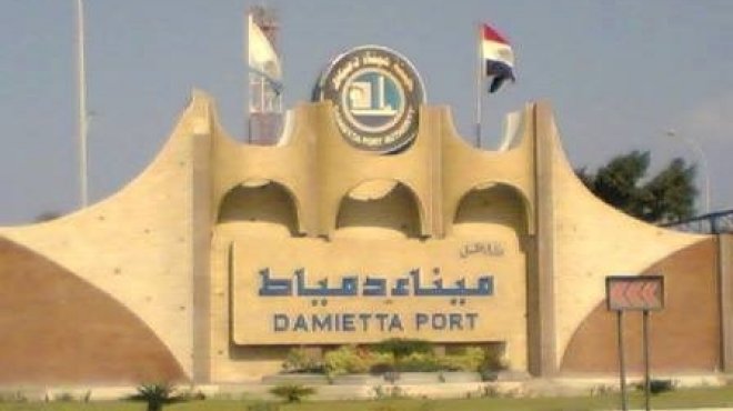 لليوم الثاني ..إغلاق بوغازي ميناء دمياط بعد ارتفاع الأمواج لـ4 أمتار