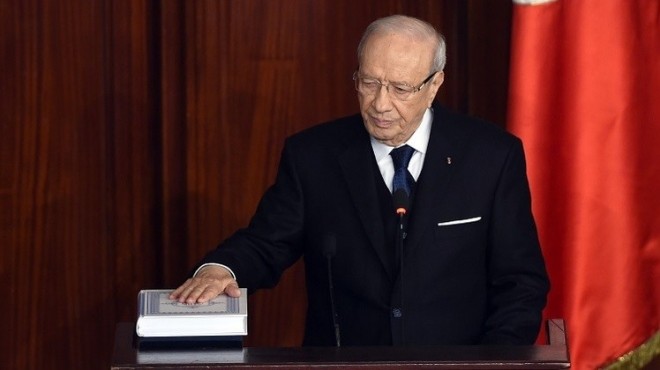 «السبسى» يؤدى اليمين الدستورية رئيساً لتونس