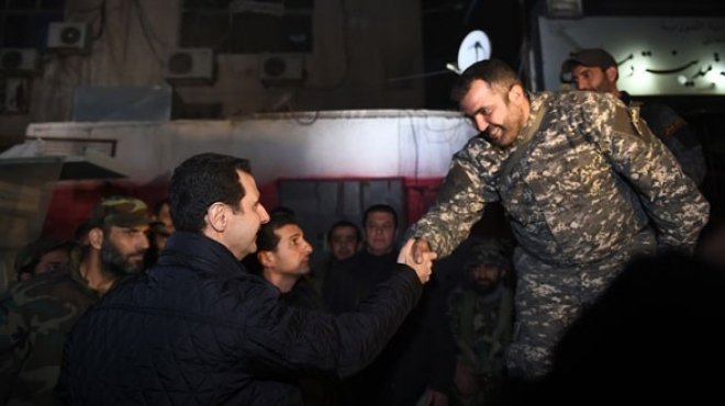 بالفيديو والصور| بشار الأسد يحتفل برأس السنة الجديدة مع جنوده
