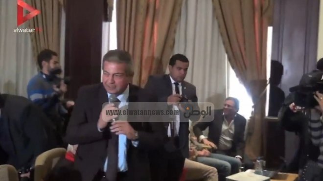 بالفيديو| خالد عبدالعزيز خلال مؤتمر صحفي: المنصة للشباب فقط