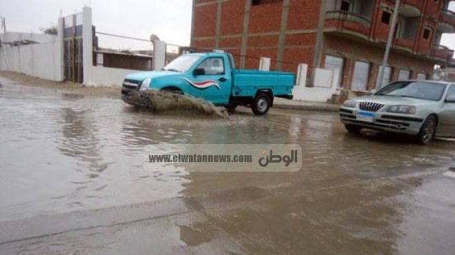 سقوط أمطار غزيرة على شمال سيناء واستمرار إغلاق ميناء العريش