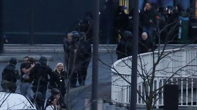 كاتب بريطاني: ما حدث في باريس أحد أشكال هجمات 
