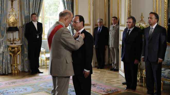  اليونسكو تمنح فرنسوا هولاند جائزة السلام لتدخله في مالي