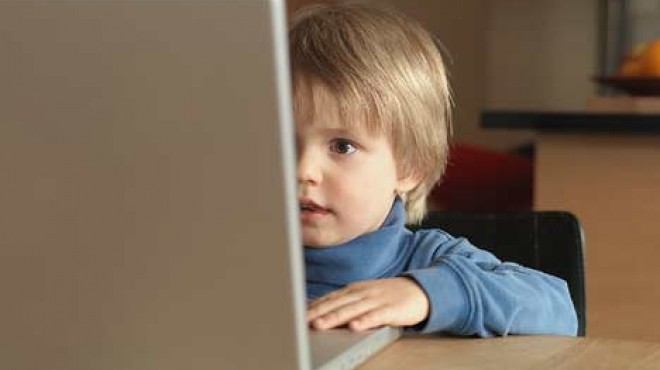 5 خطوات يجب مراعاتها مع الأطفال عند استخدام الإنترنت 