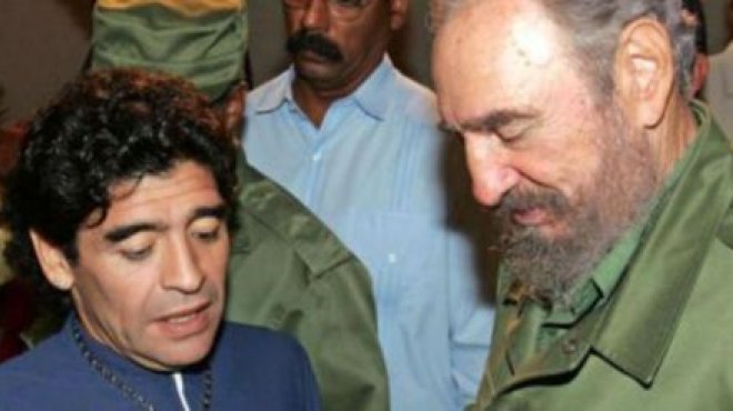 مارادونا ينفي شائعة وفاة الزعيم الكوبي فيديل كاسترو