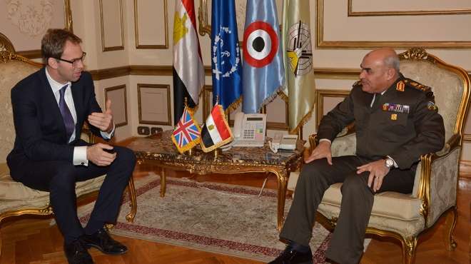 بالفيديو| الوزير البريطاني يشيد بدور الجيش المصري في دعم الاستقرار 