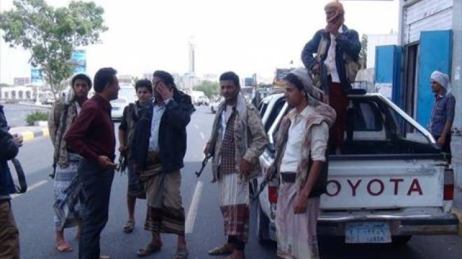 موقع يمني: الحوثيون حولوا مدارس صنعاء إلى ثكنات عسكرية لتجنيد الشباب