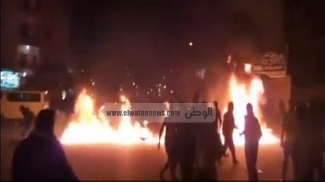 عاجل| الإخوان يقطعون طريق مصطفى النحاس.. ويشعلون إطارات السيارات 