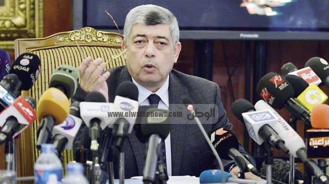 وزير الداخلية يصل مطار القاهرة لتفقد الصالة الرئاسية