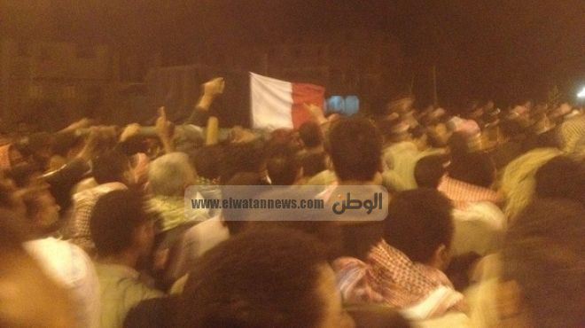بالفيديو| الآلاف في قنا يشيعون جثمان أحد شهداء سيناء إلى مثواه الأخير
