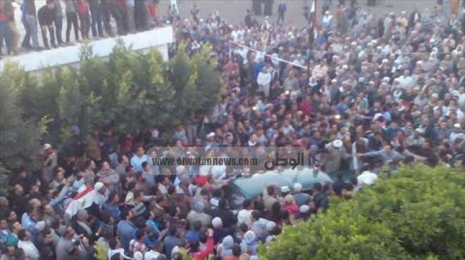 الآلاف بكفر الشيخ يشيعون جثمان شهيد الواجب الوطني بمسقط رأسه شباس عمير