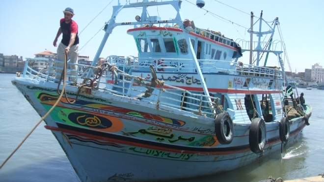  نقيب الصيادين بالسويس: زيادة أسعار الوقود سترفع أسعار الأسماك 