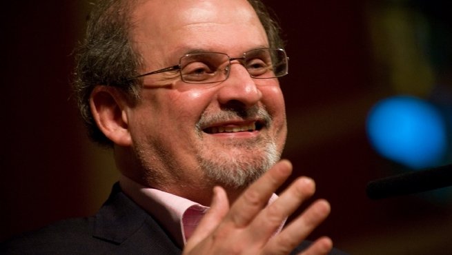 سلمان رشدي يدافع عن حرية الرأي حتى لو كانت ضد الإسلام