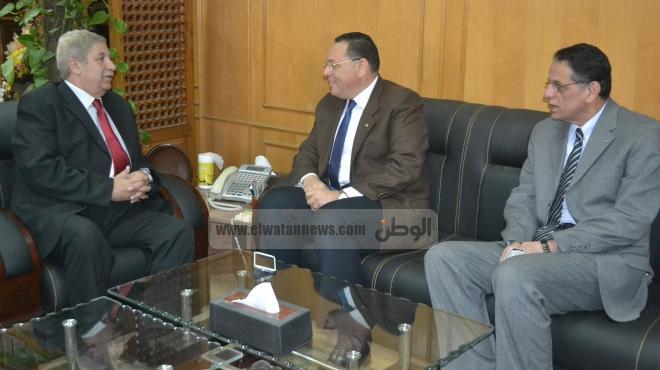 محافظة الإسماعيلية يستقبل رئيس جامعة قناة السويس 