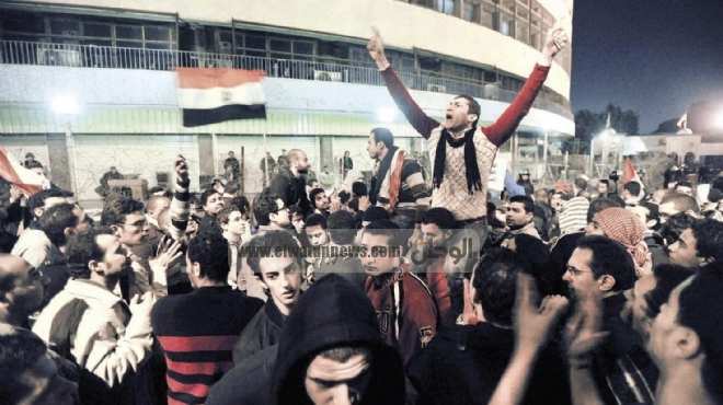 أهالي مثلث ماسبيرو ورملة بولاق يحاصرون مبنى التليفزيون للمطالبة بإقالة محافظة القاهرة