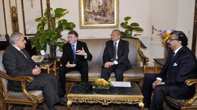 بالصور| رئيس الوزراء يلتقى الرئيس التنفيذى لشركة DHL العالمية
