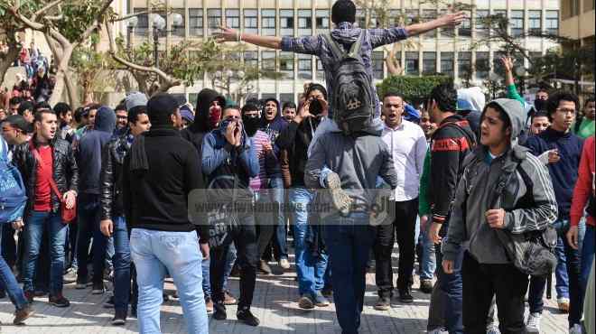 طلاب هندسة الإسكندرية يتظاهرون للمطالبة بالإفراج عن زملائهم المحبوسين
