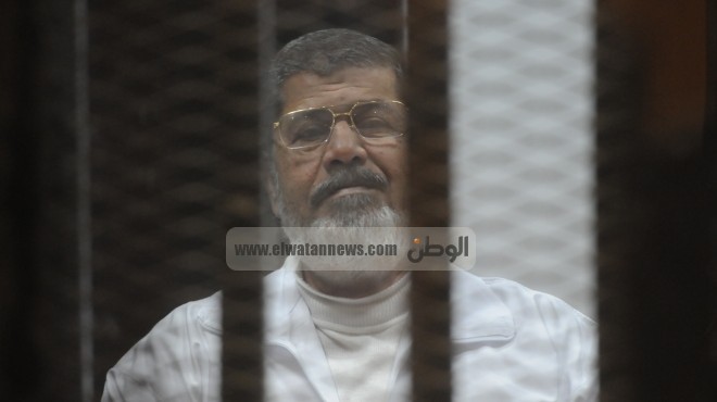 عاجل| طائرة مرسي تصل أكاديمية الشرطة لحضور الحكم عليه في 