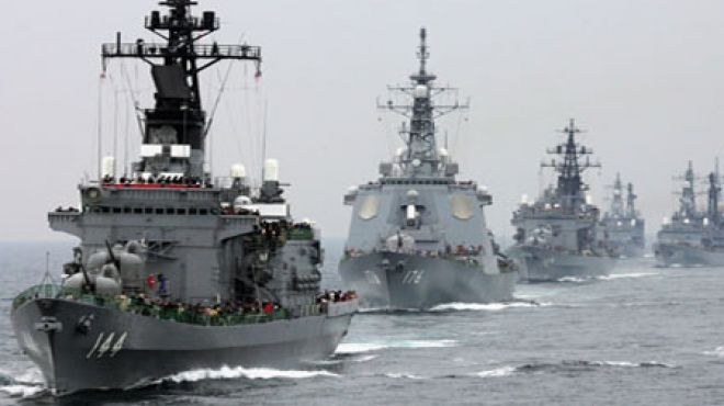 7 سفن أمريكية بينها مدمرتان تتواجد في مياه اليمن الإقليمية  